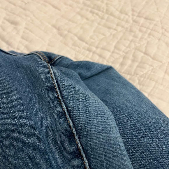 Universal Threads Stretchy Ripped 👖 - Picture 5 of 7